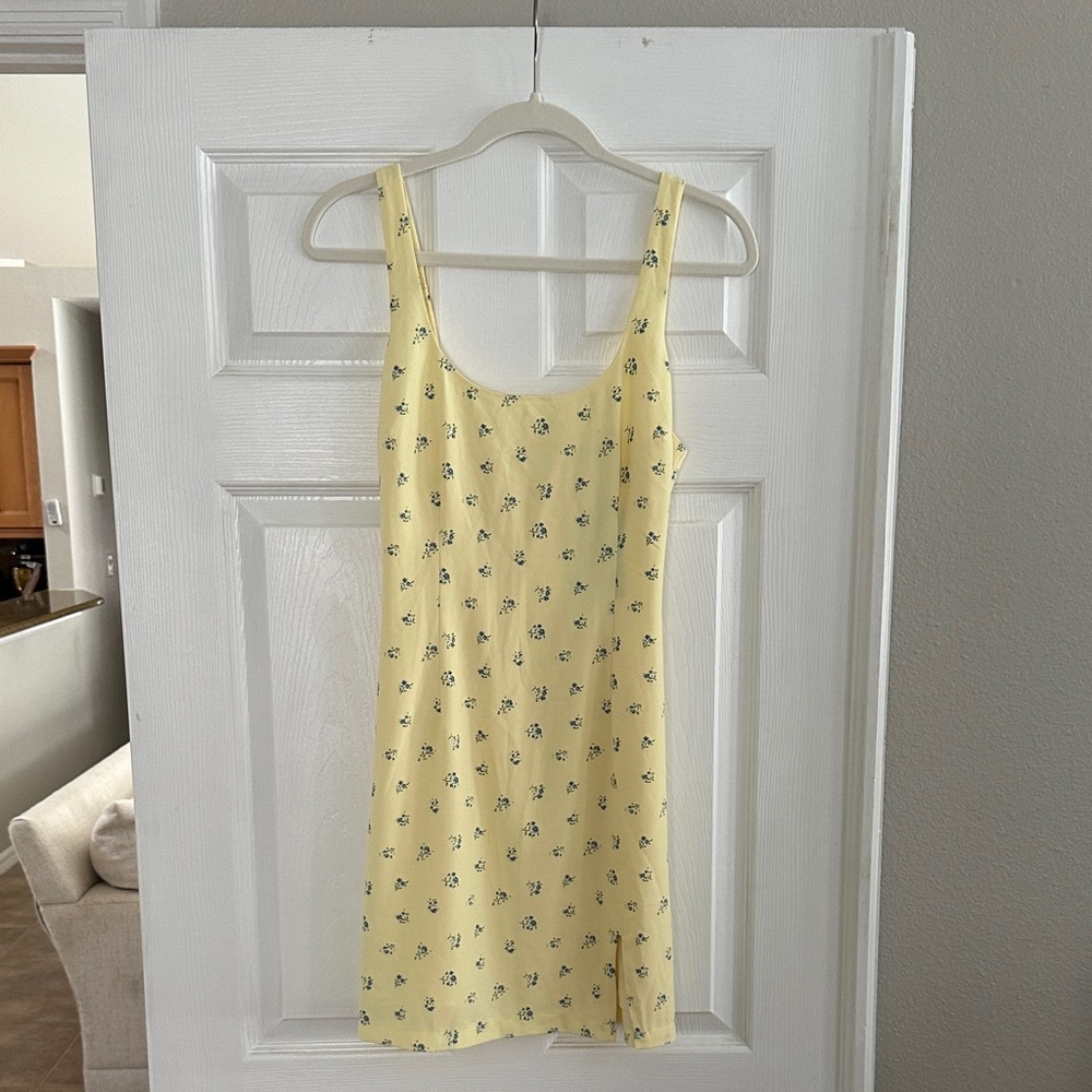 Abercrombie & Fitch Light Yellow Floral Dress Never Worn